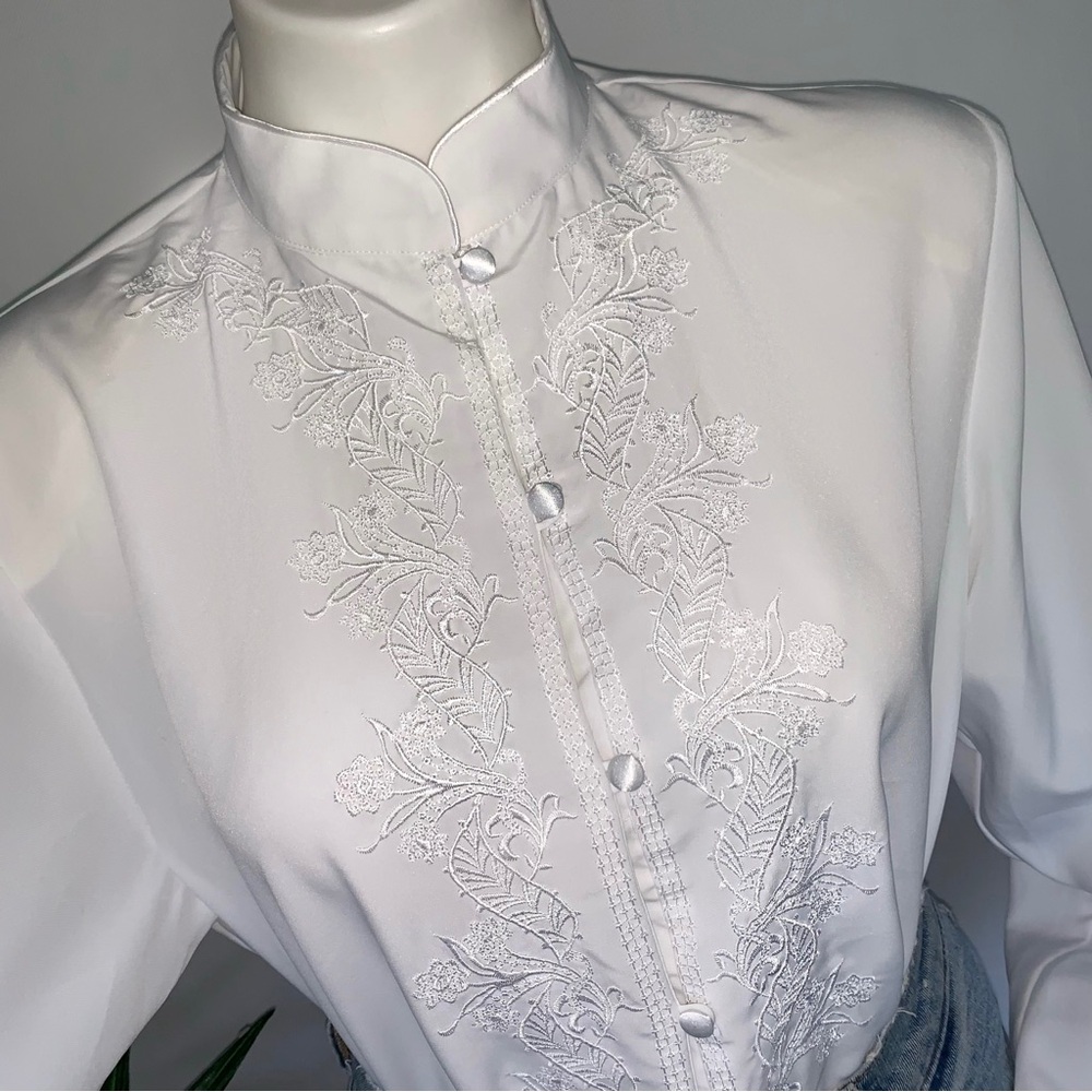 Vintage White Embroidered Mandarin Collar Blouse - Picture 10 of 11
